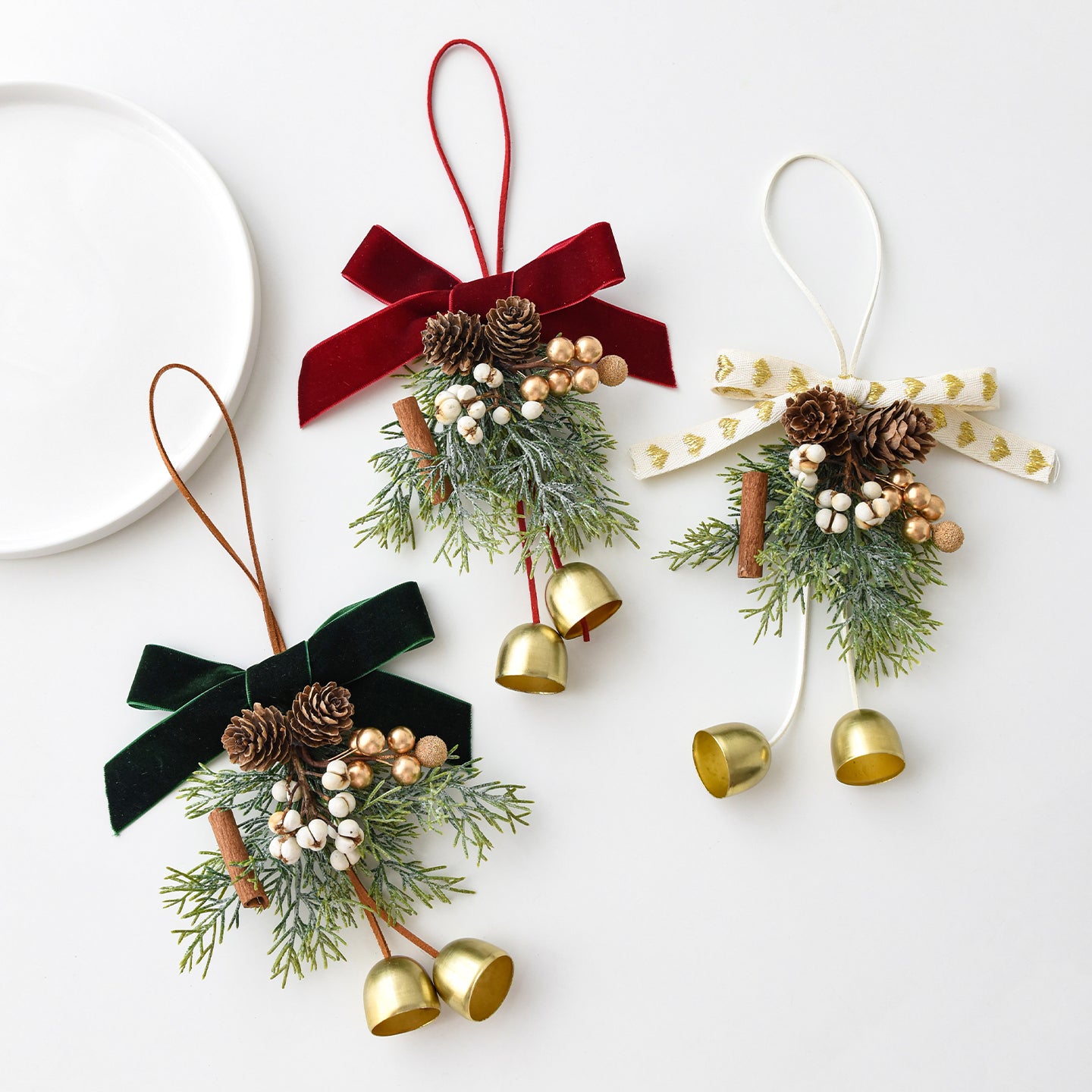 Red Velvet Christmas Bows – Jingle Bell Holiday Décor
